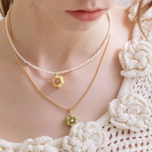 Daisy Snowball Pearl Necklace